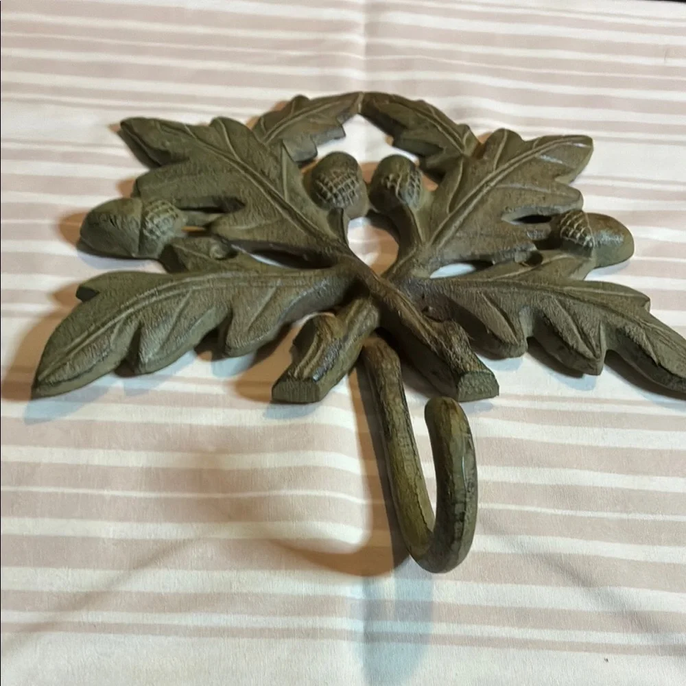 Brown Ornate Leaf Wall Hook